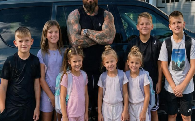 Everyone Said the Single Dad of 7 Was “Too Strict”—What I Saw Behind His Fence Changed Everything